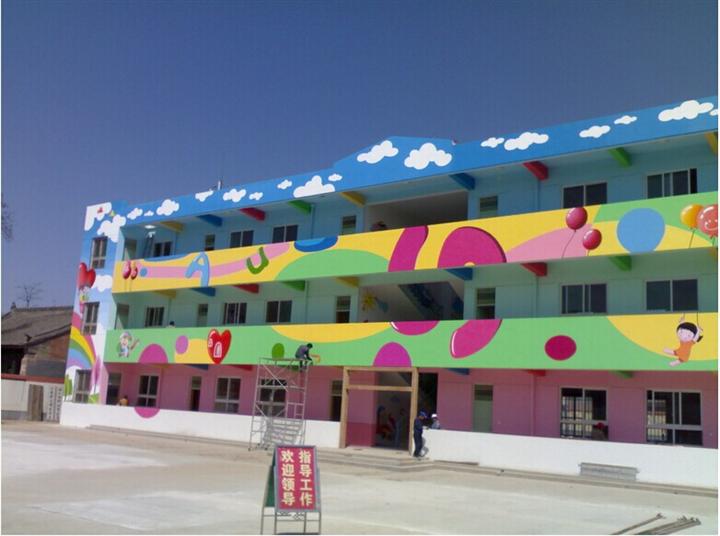 墻繪工作人員給墻繪初入者一些建議